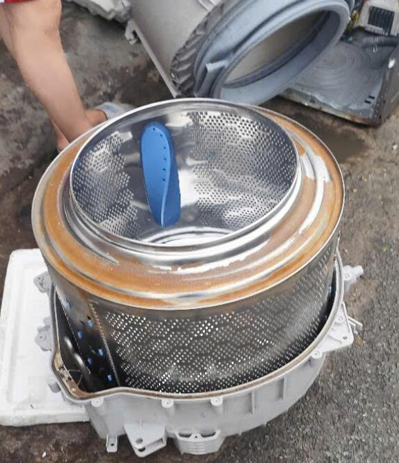 vệ sinh máy giặt cửa trên